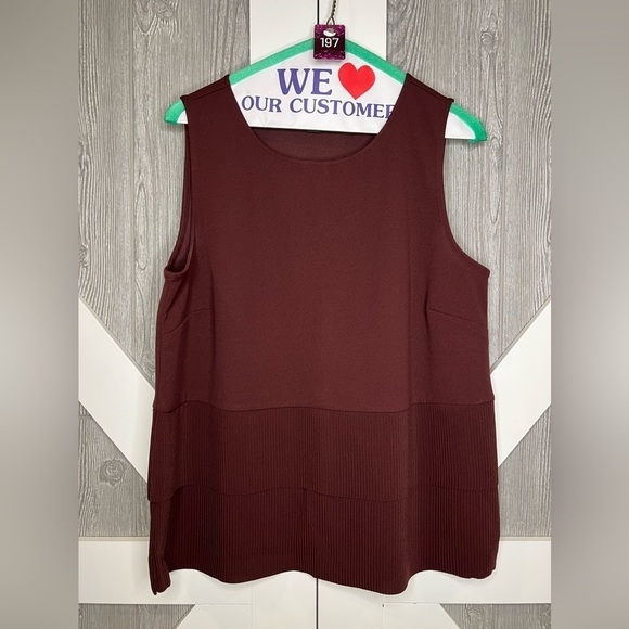D20.18 Ann Taylor Tiered Knit Shell Tank Blouse Burgundy Size M - Picture 2 of 7